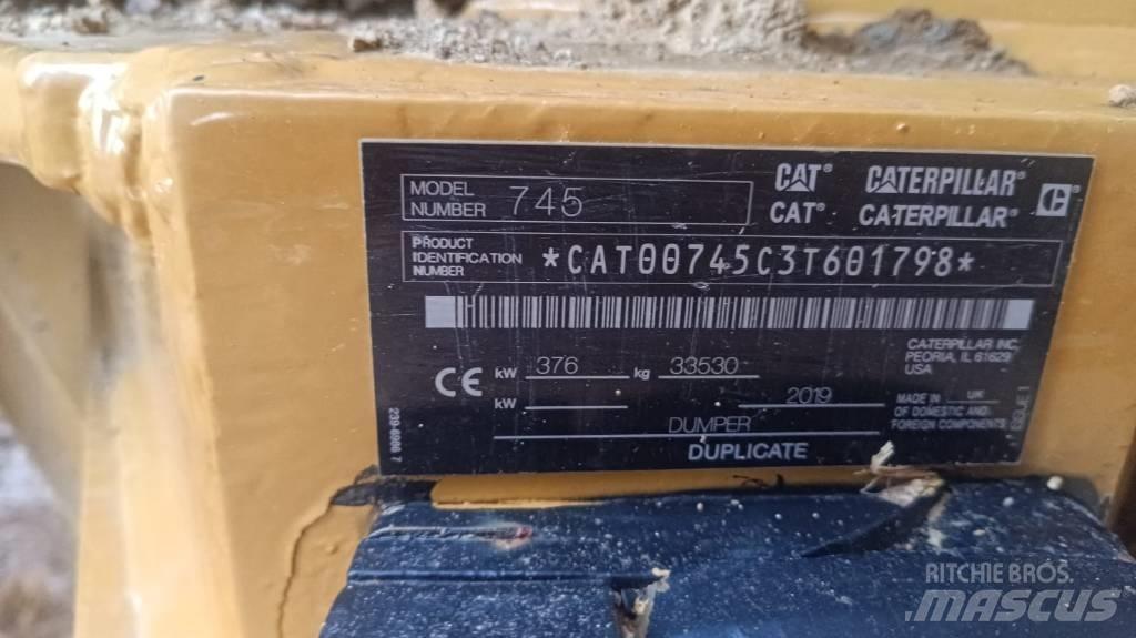 CAT 745 Dumpers articolati