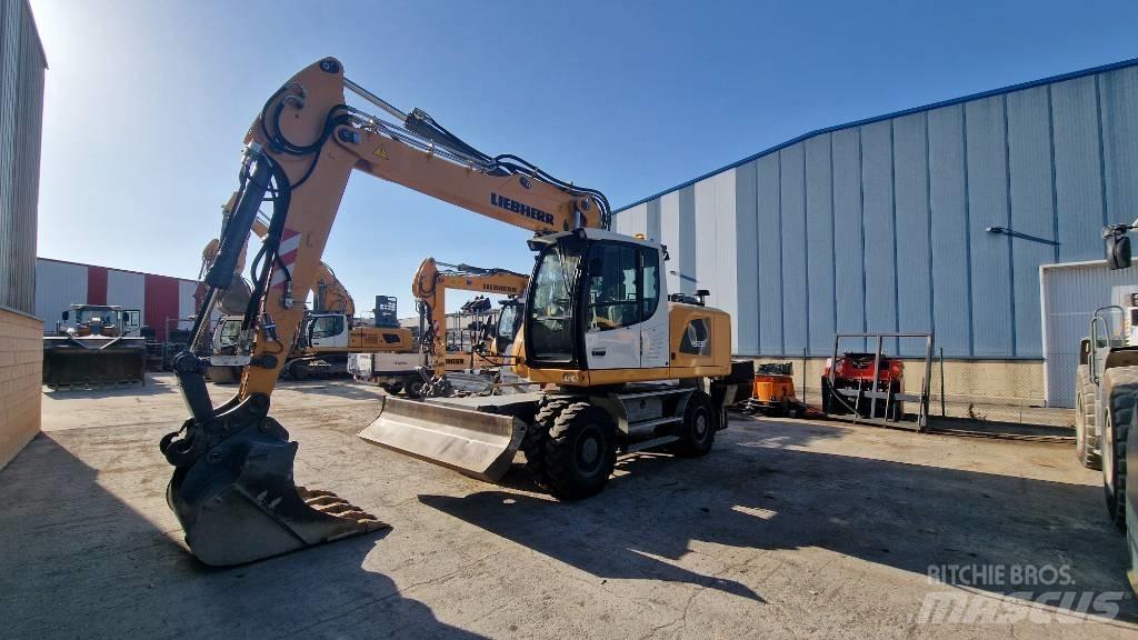 Liebherr A 920 Escavatori gommati
