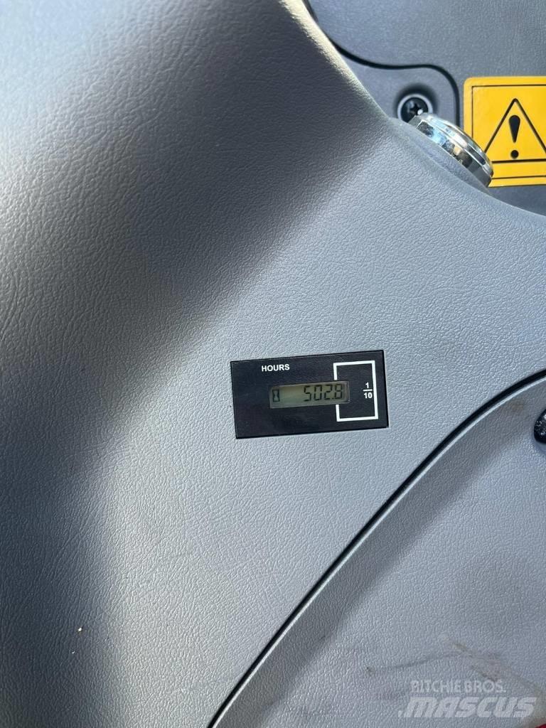 Hyundai HW 65 A Escavatori gommati
