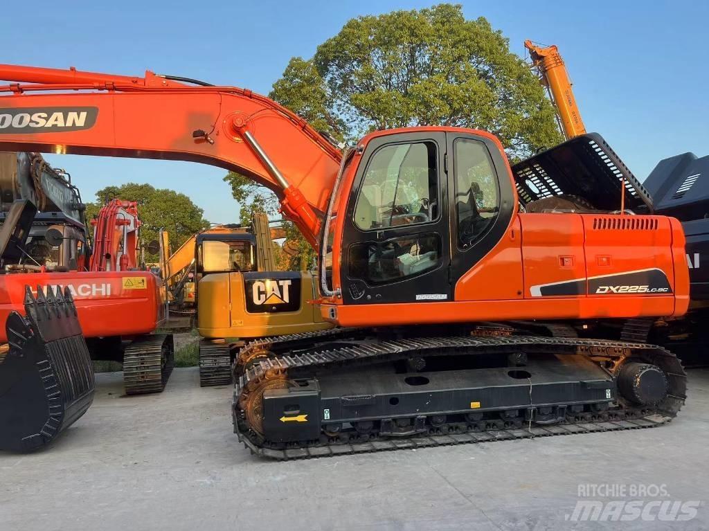 Doosan DX225LC-9C Escavatori cingolati