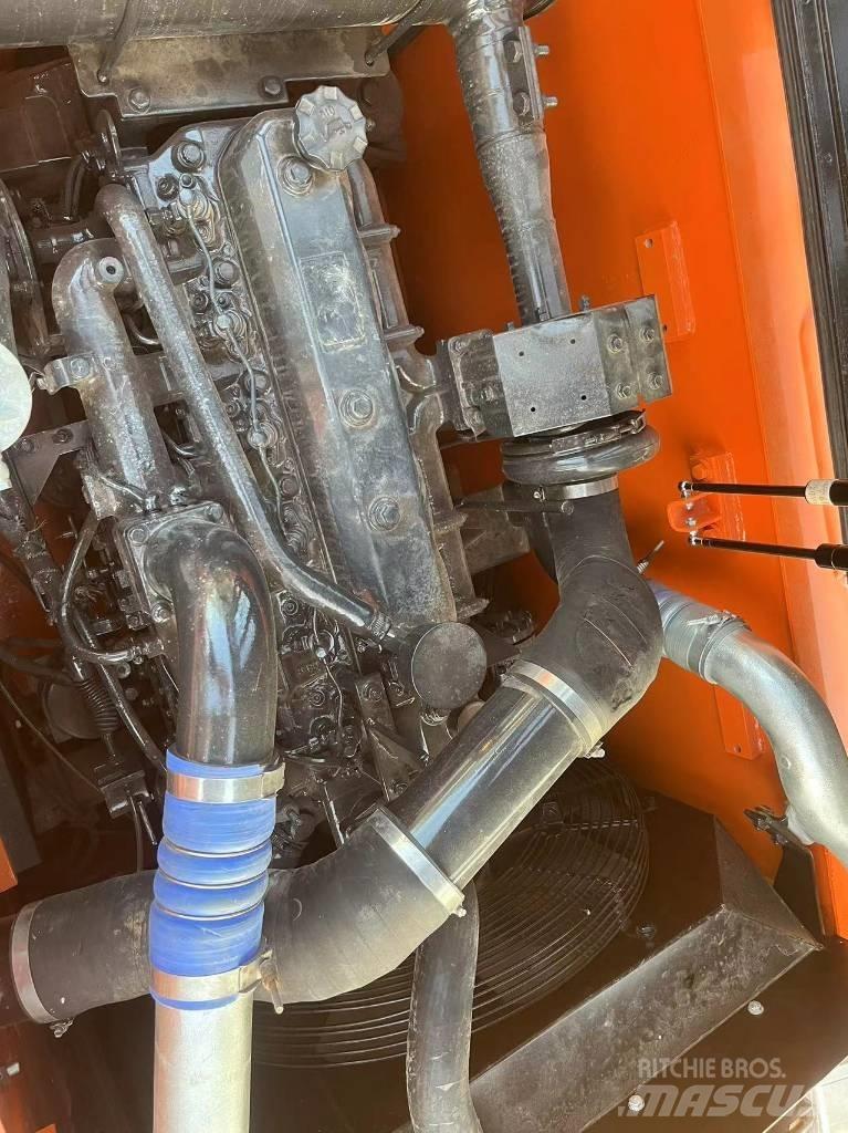 Doosan DX225LC-9C Escavatori cingolati