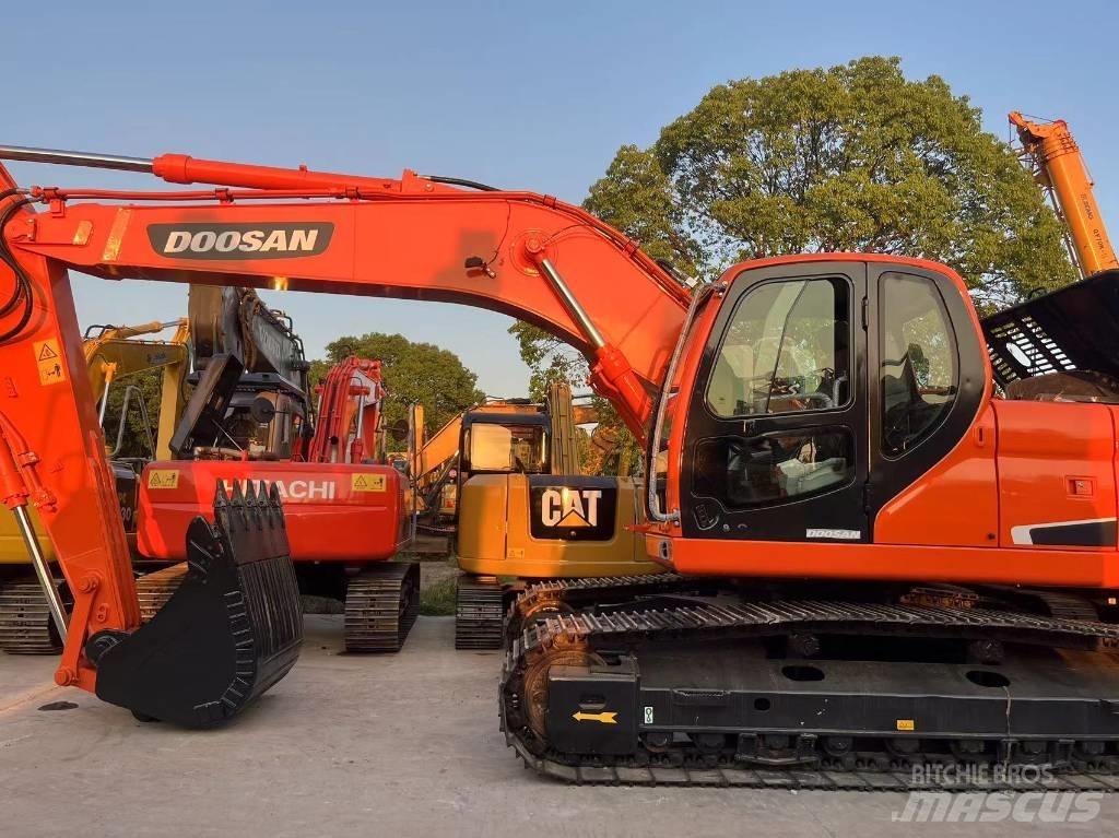 Doosan DX225LC-9C Escavatori cingolati