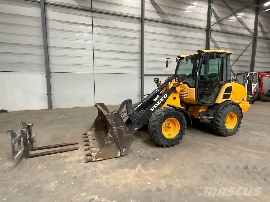 Volvo L 25 F Pale gommate