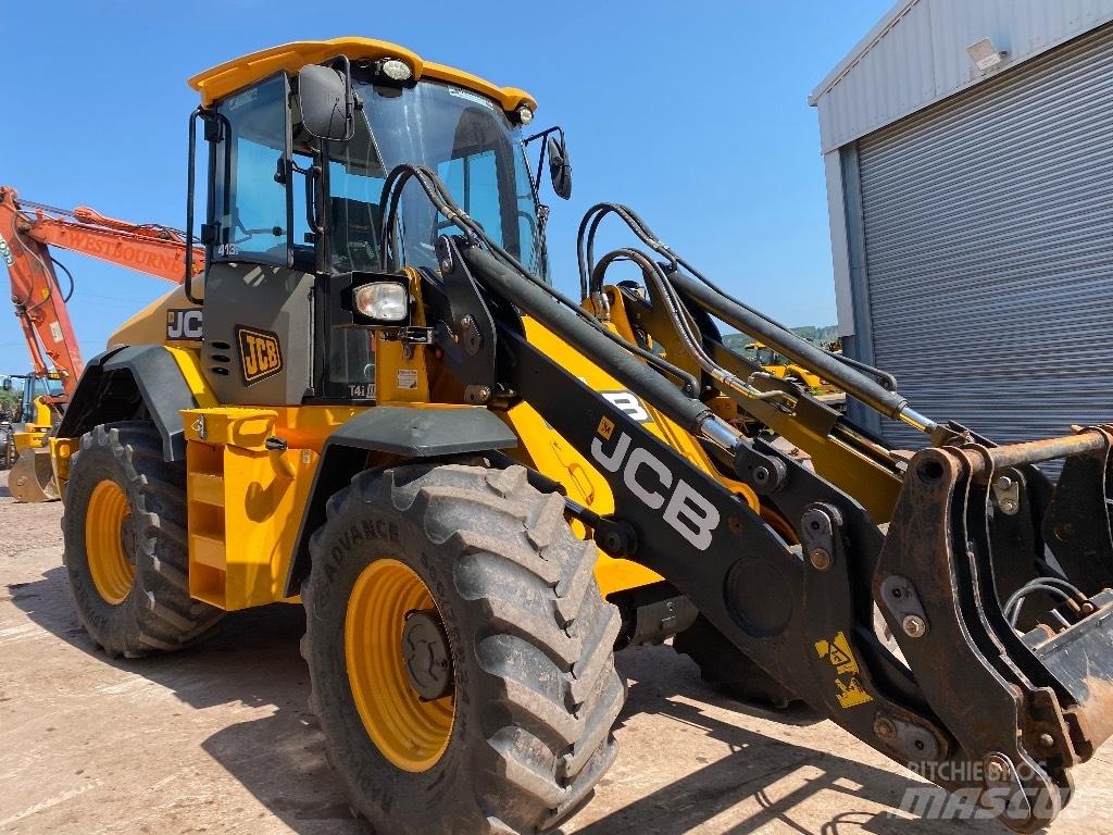 JCB 413 S Pale gommate