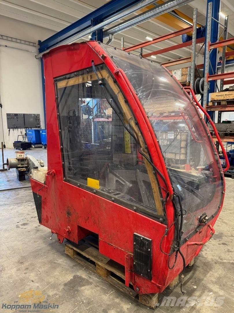 Komatsu 951 Cabine e interni