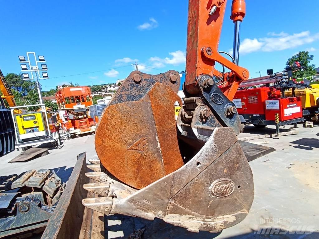 Hitachi ZX 135 US-6 Escavatori cingolati
