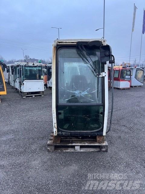 Liebherr A 314 CAB Cabine e interni