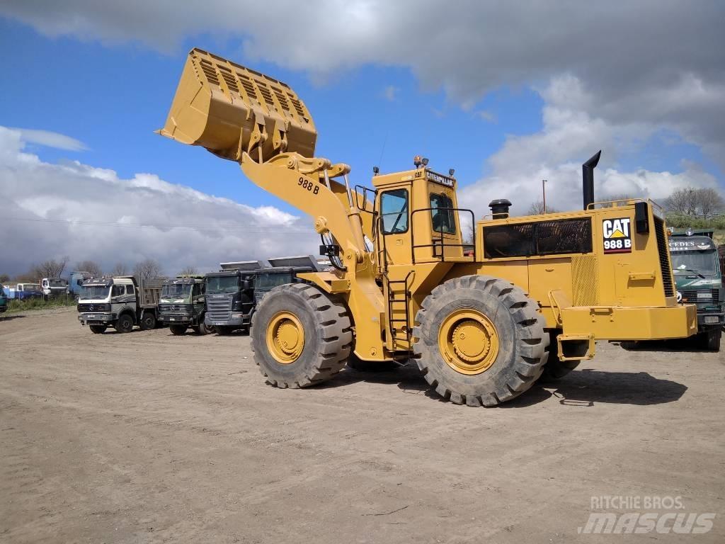 CAT 988B Pale gommate
