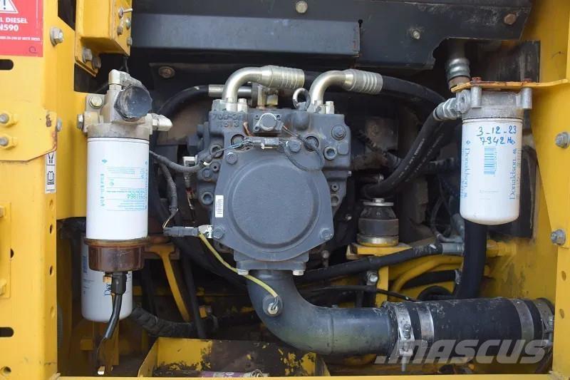 Komatsu PC160 LC8 Escavatori cingolati