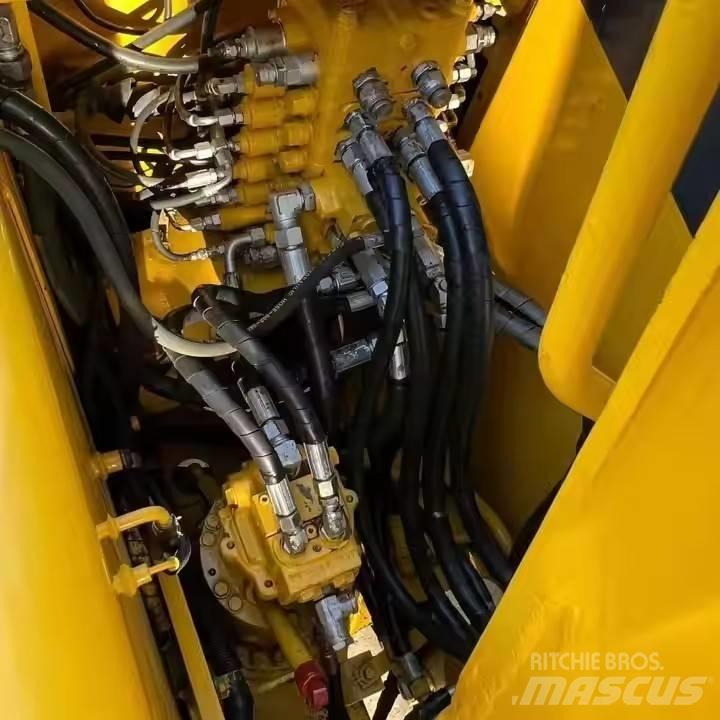 Komatsu PC130 Escavatori cingolati