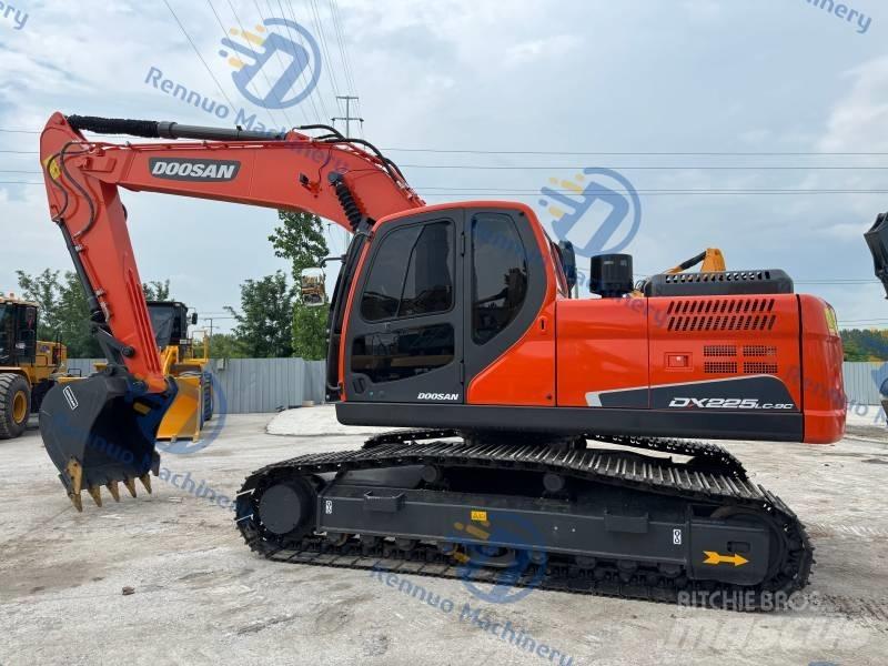 Doosan DX 225 LC-9C Escavatori cingolati