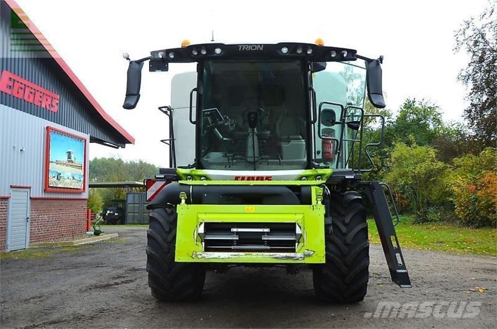 CLAAS trion 730 Mietitrebbiatrici