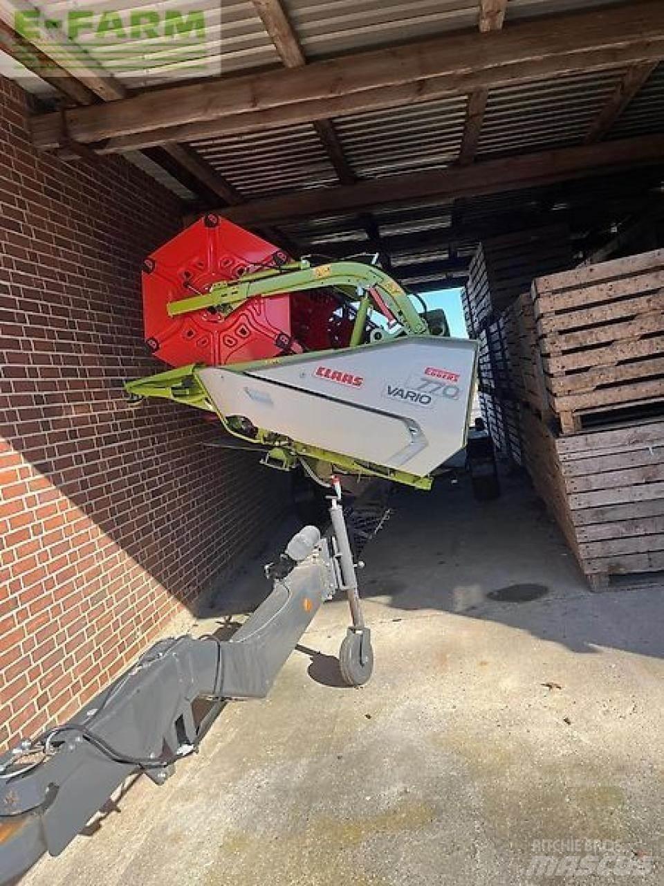 CLAAS trion 730 Mietitrebbiatrici