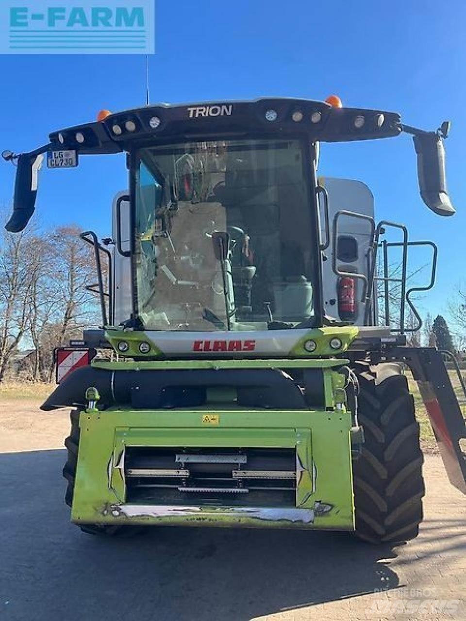 CLAAS trion 730 Mietitrebbiatrici