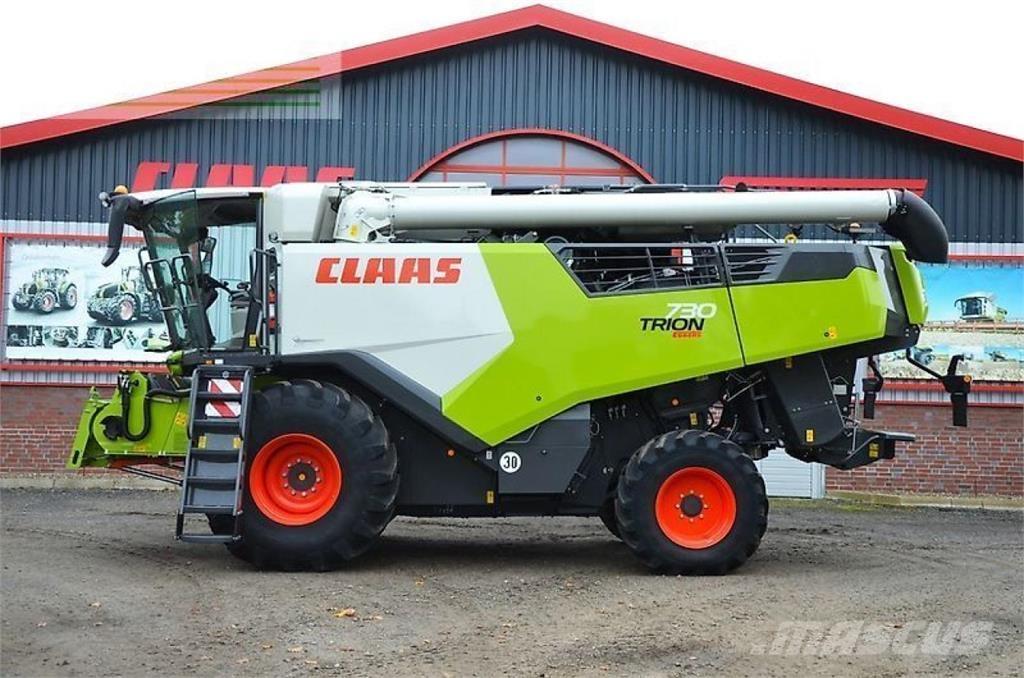 CLAAS trion 730 Mietitrebbiatrici