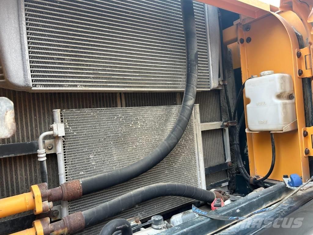 Hyundai R320 LC-9 Escavatori cingolati