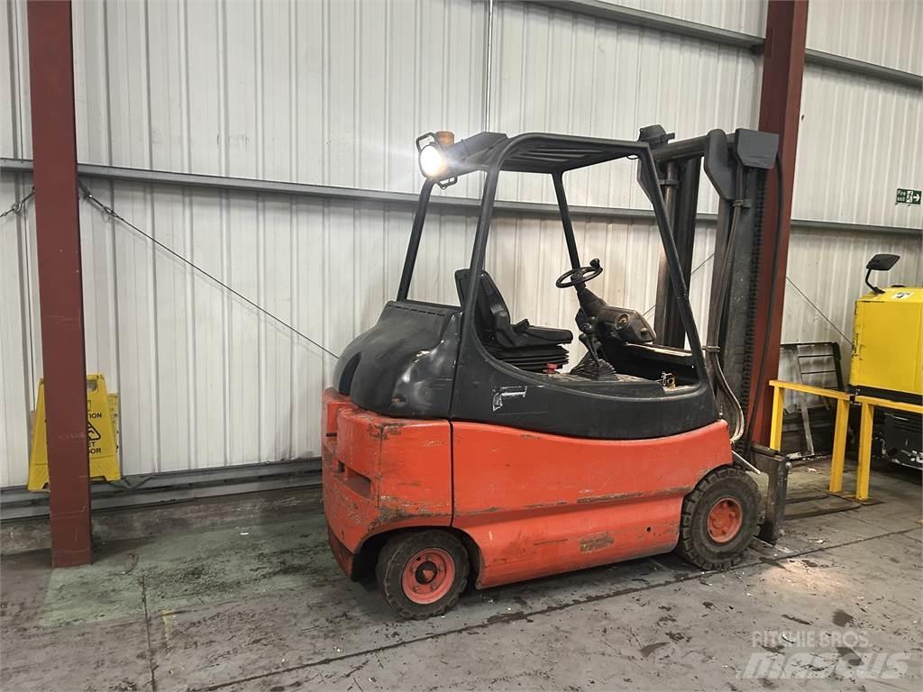 Linde E30-02 Carrelli elevatori elettrici