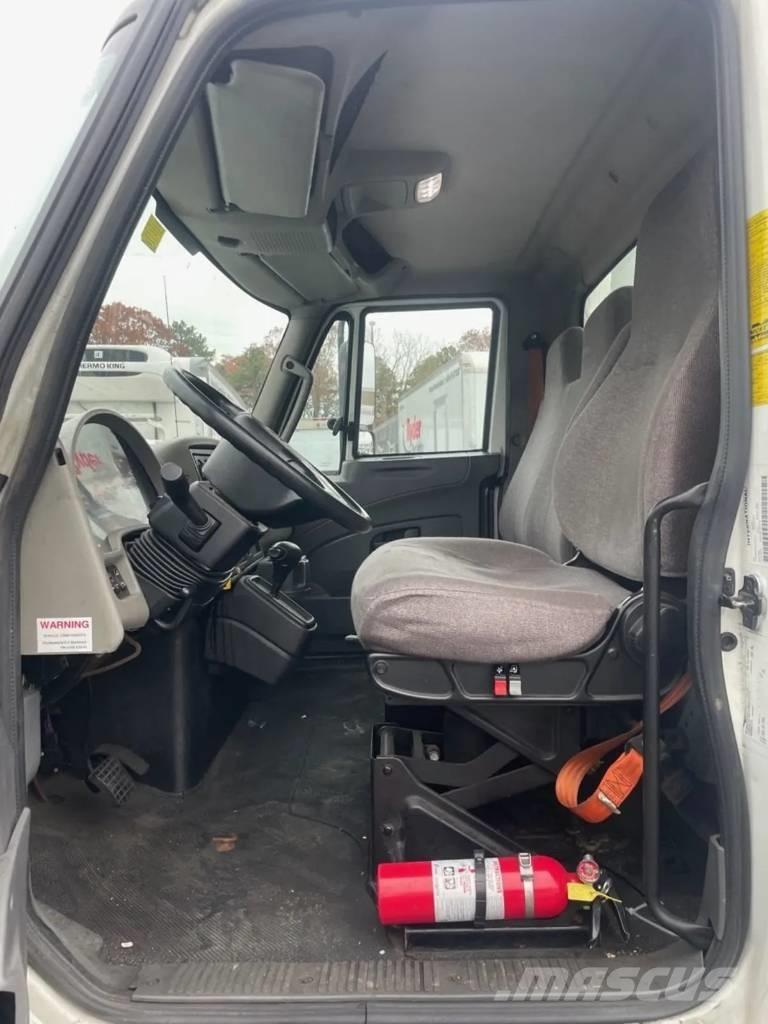 International 4300 Camion per la consegna bevande