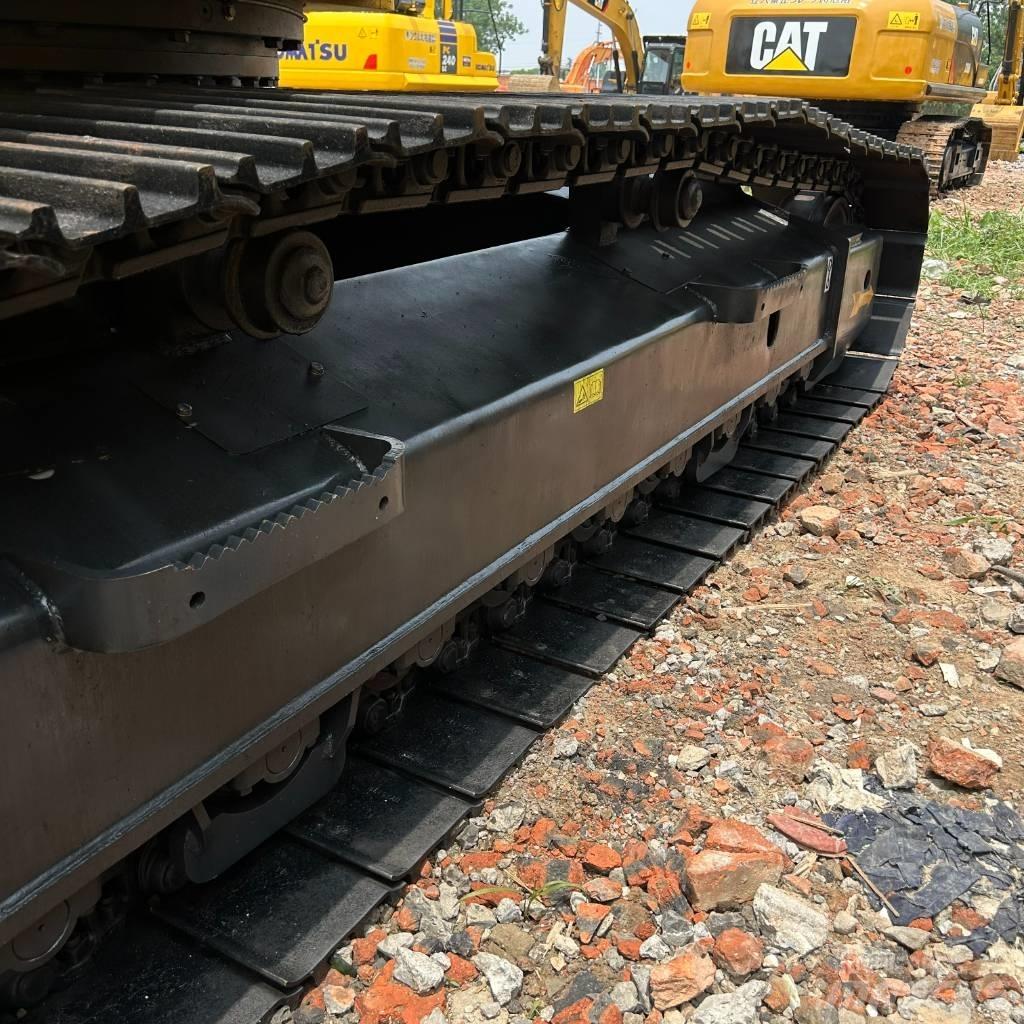 Komatsu 240-8 Escavatori cingolati