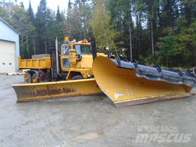 Mack RM 6866 S Lame spazzaneve e aratri