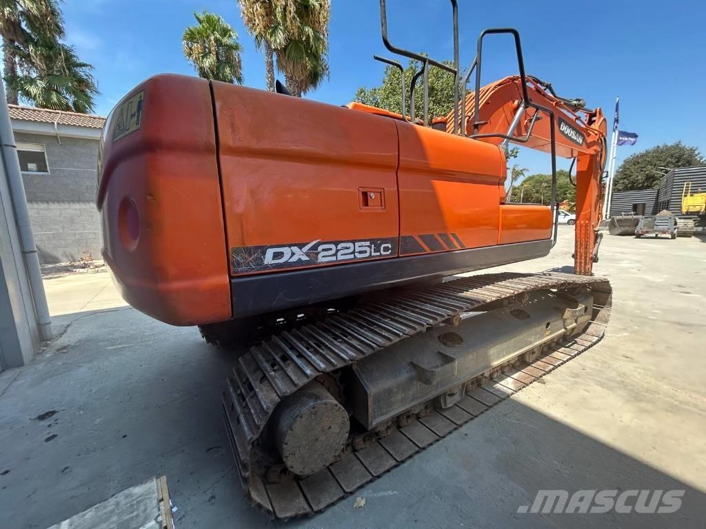Doosan DX 225 Escavatori cingolati