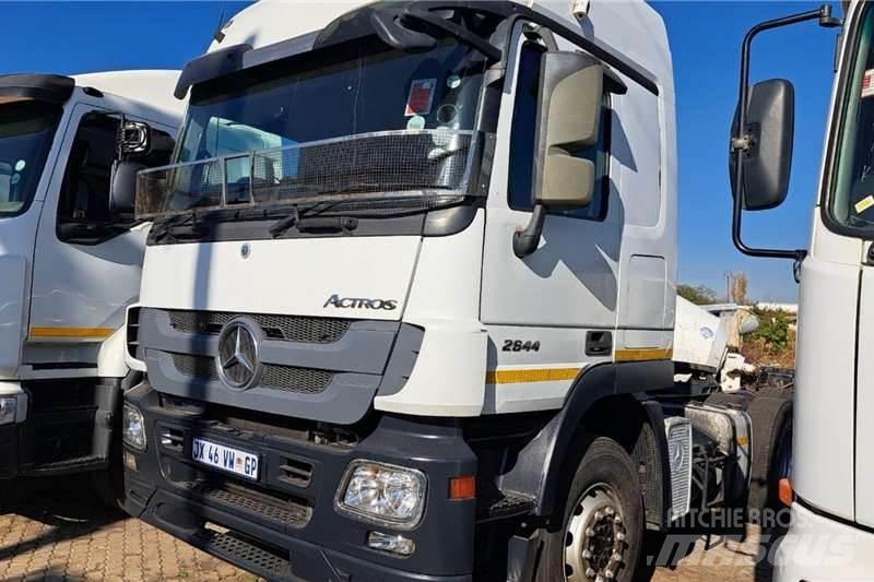 Mercedes-Benz 2644 Camion altro