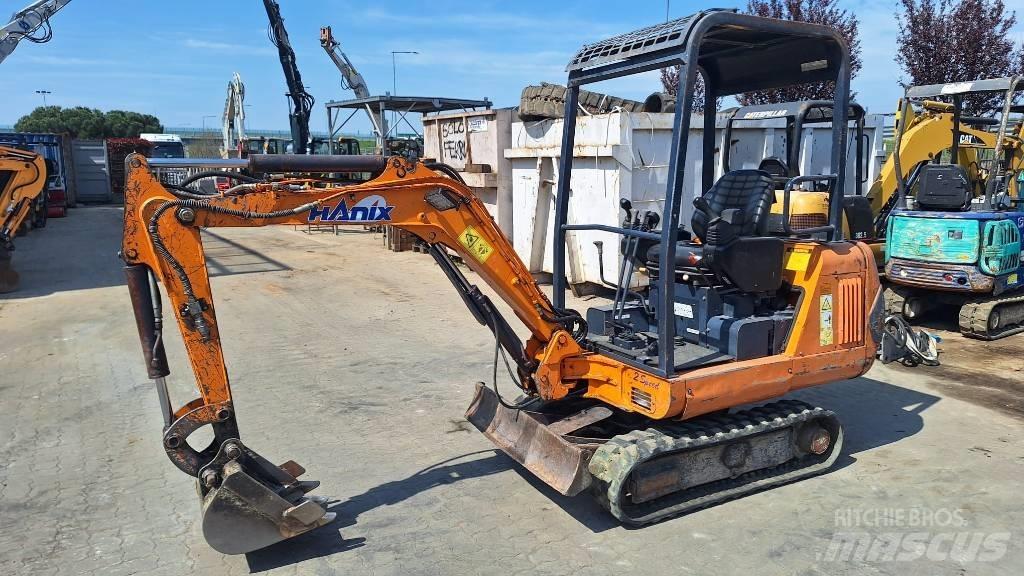 Hanix H15B-2 Miniescavatori
