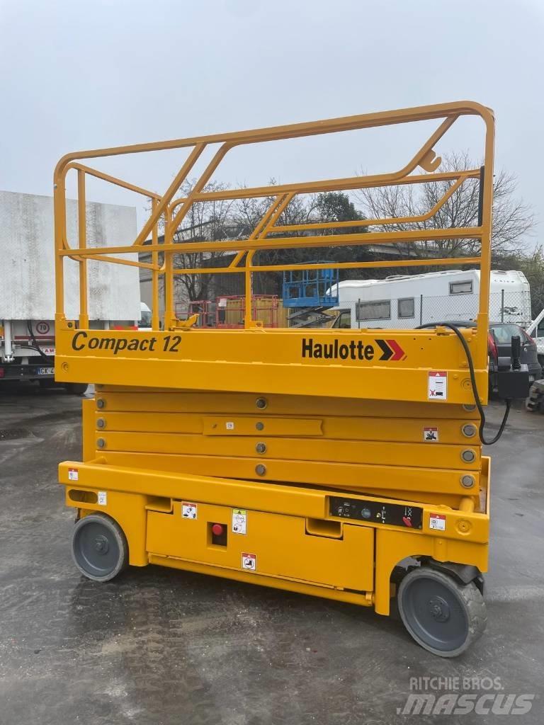 Haulotte Compact 12 Piattaforme a pantografo