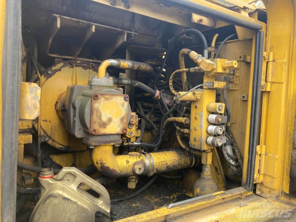 Komatsu PW 170 Escavatori gommati