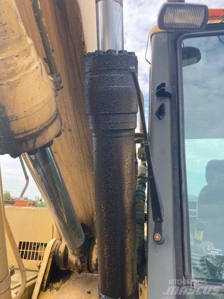 Komatsu PW 170 Escavatori gommati