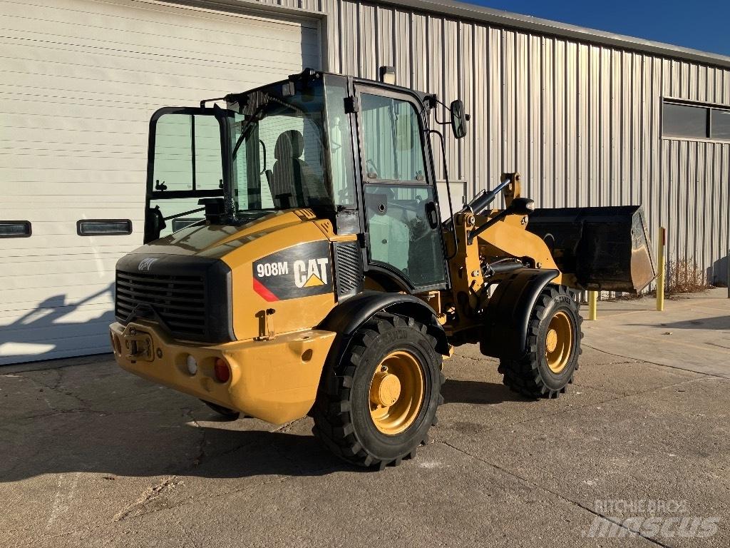 CAT 908m Pale gommate