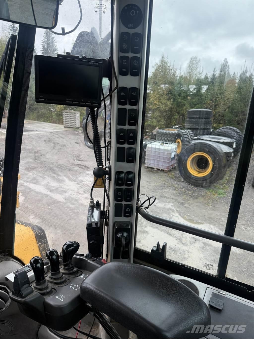 Volvo L180G Pale gommate