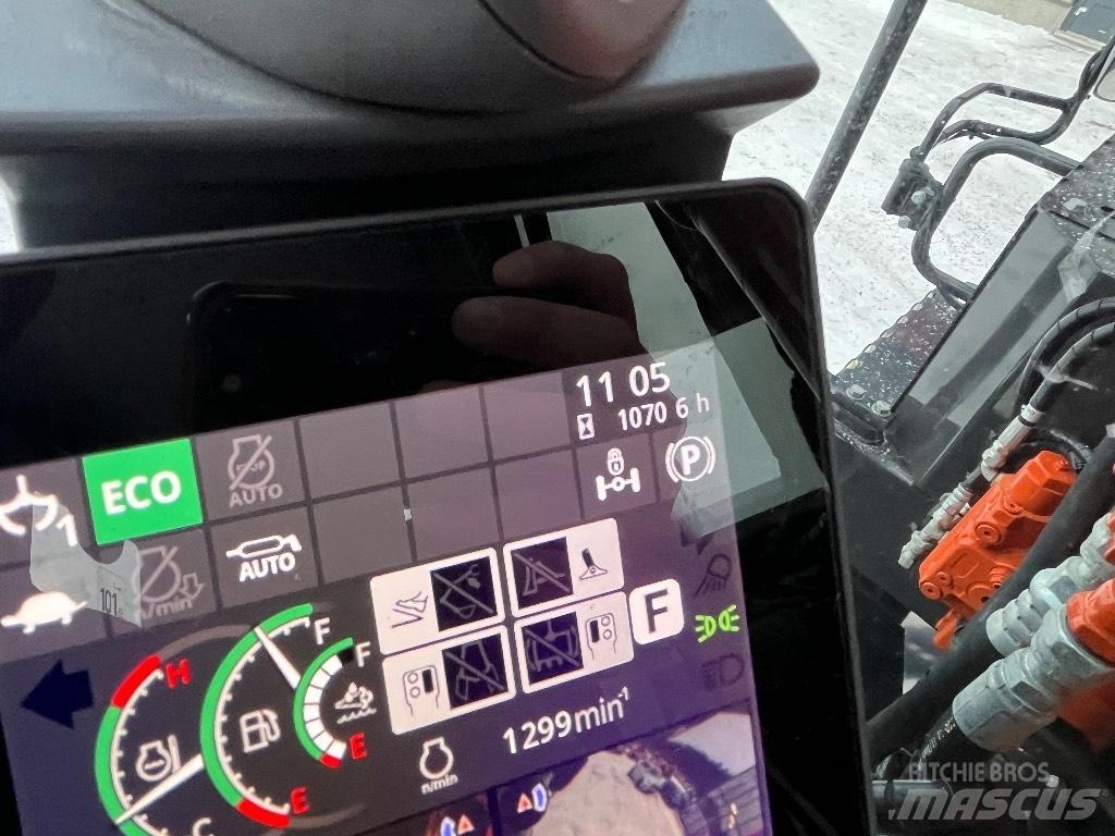 Hitachi ZX 135 W-7 Escavatori gommati