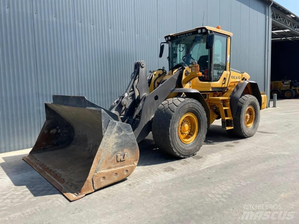 Volvo L90F - 3rd valve Pale gommate