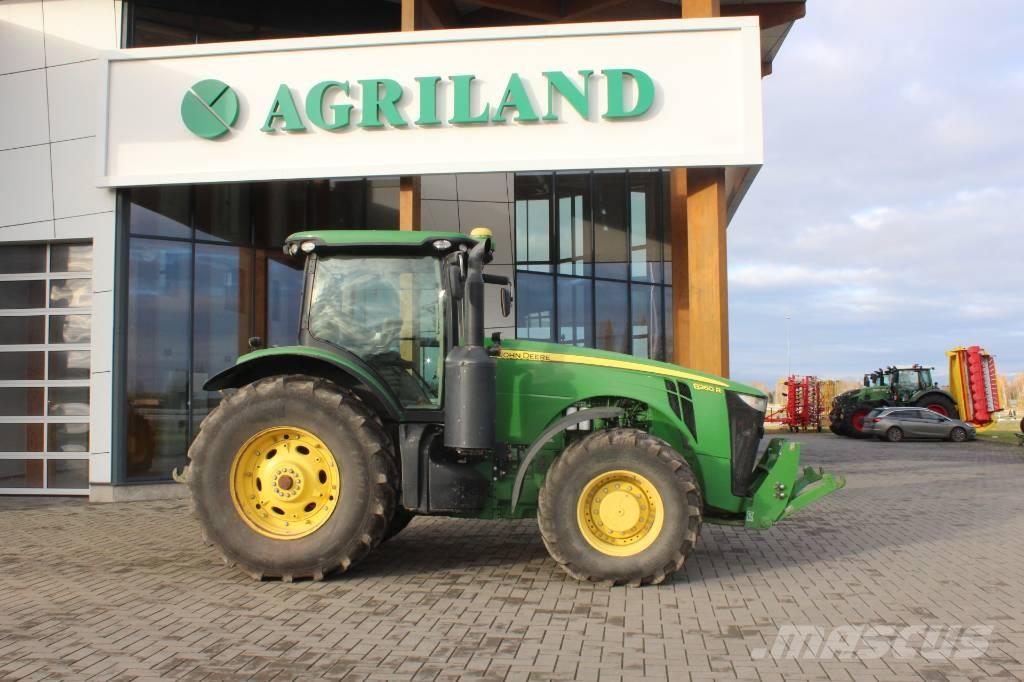 John Deere 8260 R Trattori