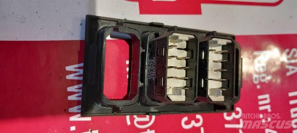 Scania R 440.   1421845 Cabine e interni