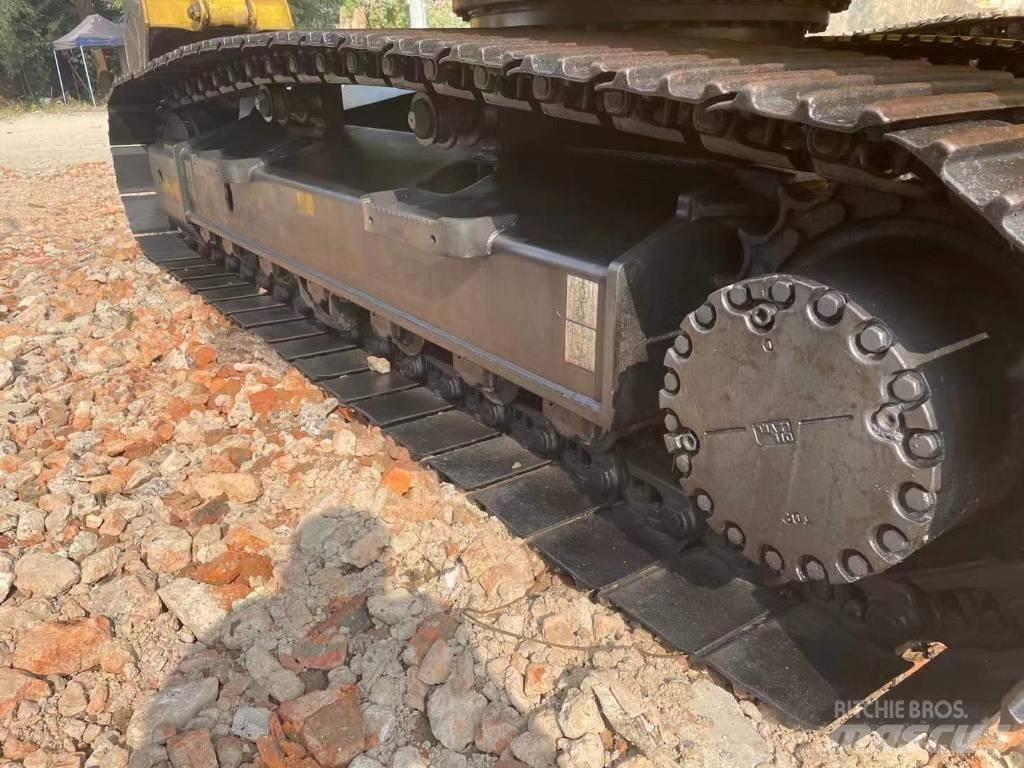 Komatsu PC200 Escavatori cingolati