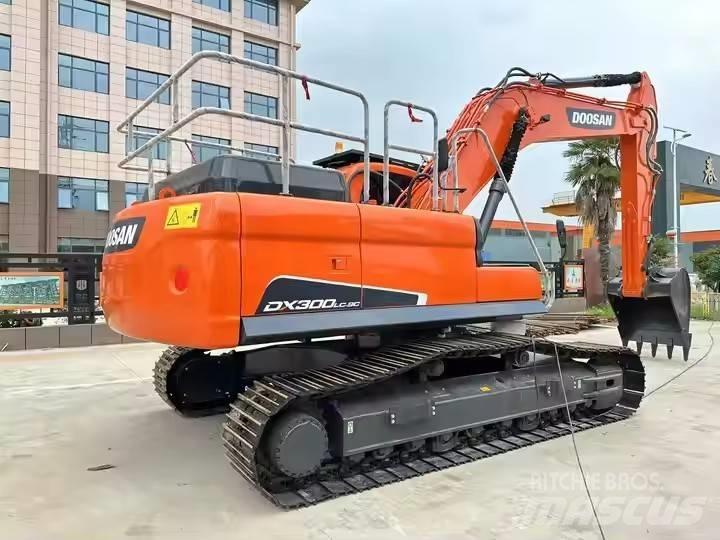Doosan DX300LC-9C Escavatori cingolati