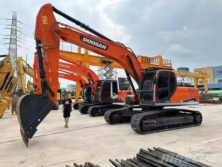 Doosan DX300LC-9C Escavatori cingolati