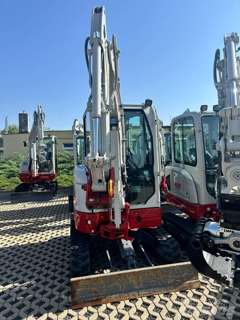 Takeuchi TB325R V1 Miniescavatori