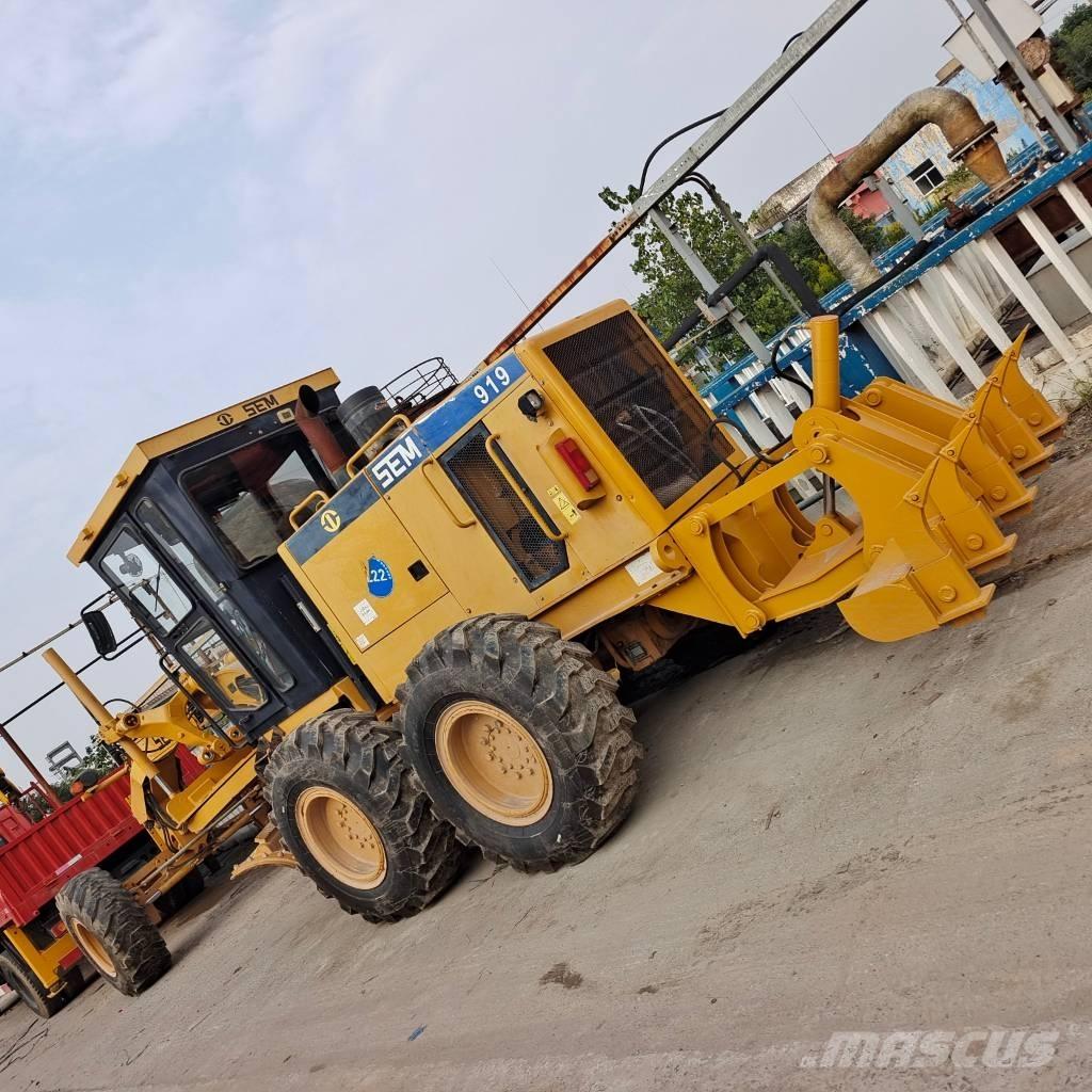 SEM 919 Motorgraders
