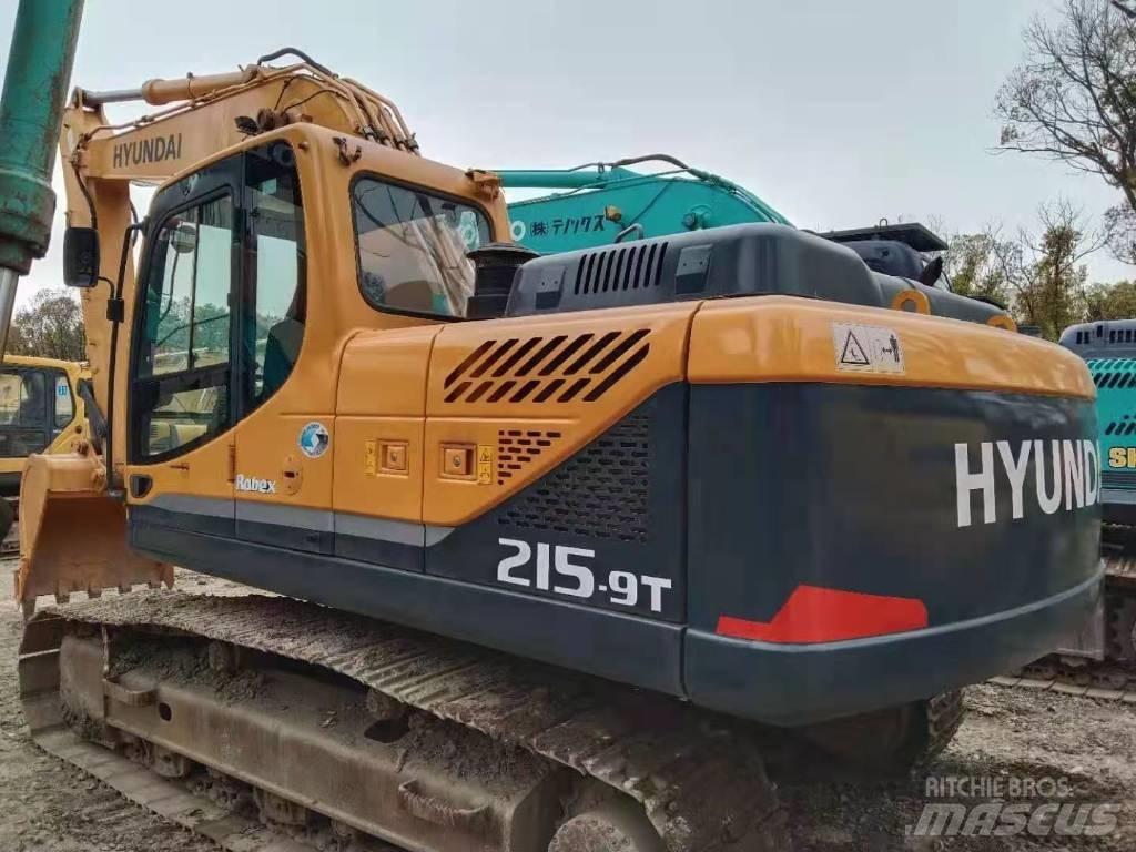 Hyundai R215-9T Escavatori gommati
