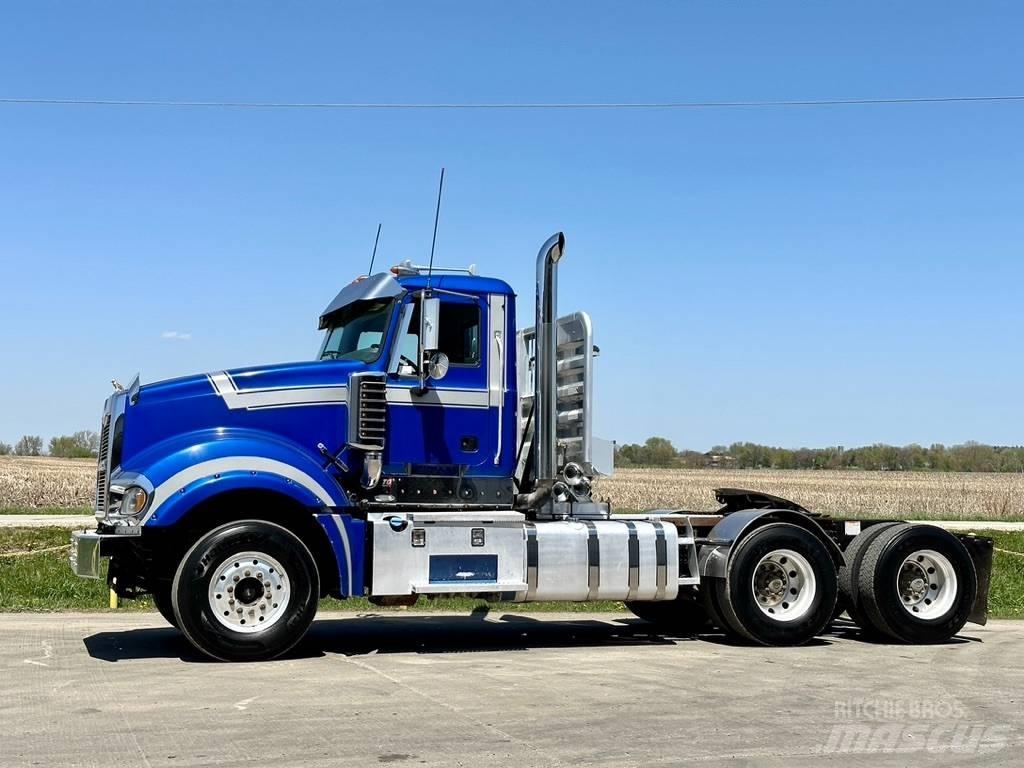 Mack Titan TD 713 Camion altro