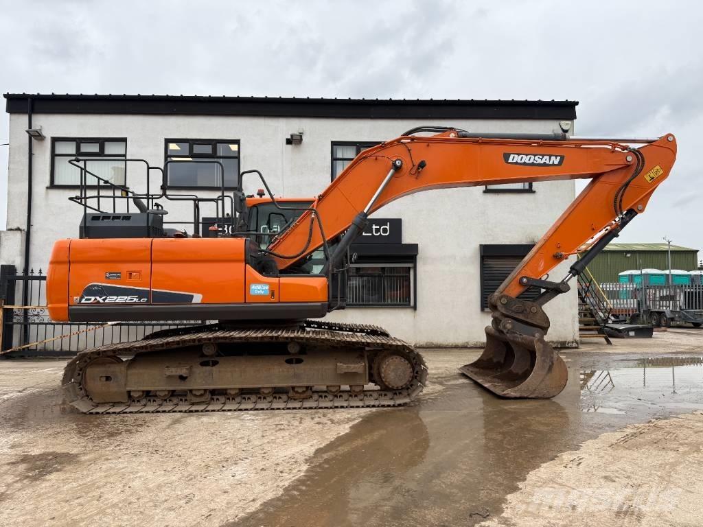 Doosan DX 225 LC-5 Escavatori cingolati