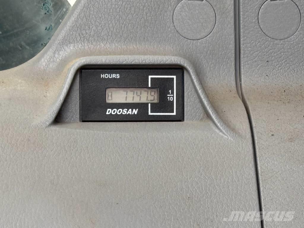 Doosan DX 225 LC-5 Escavatori cingolati