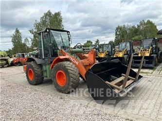 Hitachi ZW 150 Pale gommate