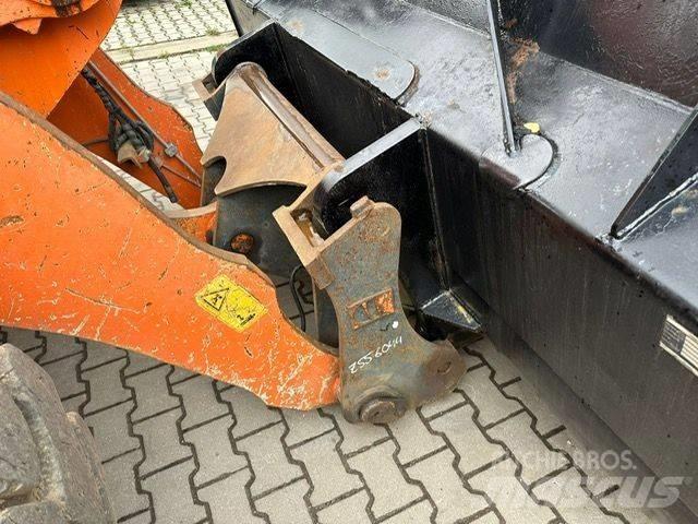 Hitachi ZW 150 Pale gommate