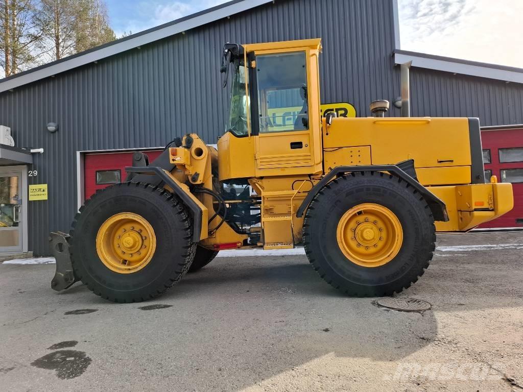 Volvo L70B Pale gommate
