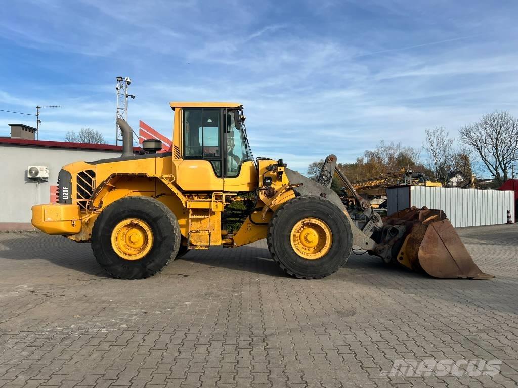 Volvo L 120 F Pale gommate