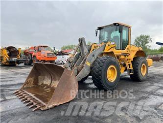 Volvo L 120 F Pale gommate